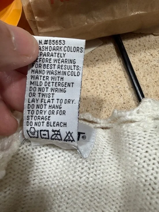 Vintage 80s/90s Koret Ivory Sweater 3D Floral Pearl Bead Embroidery Sz M - Picture 11 of 12